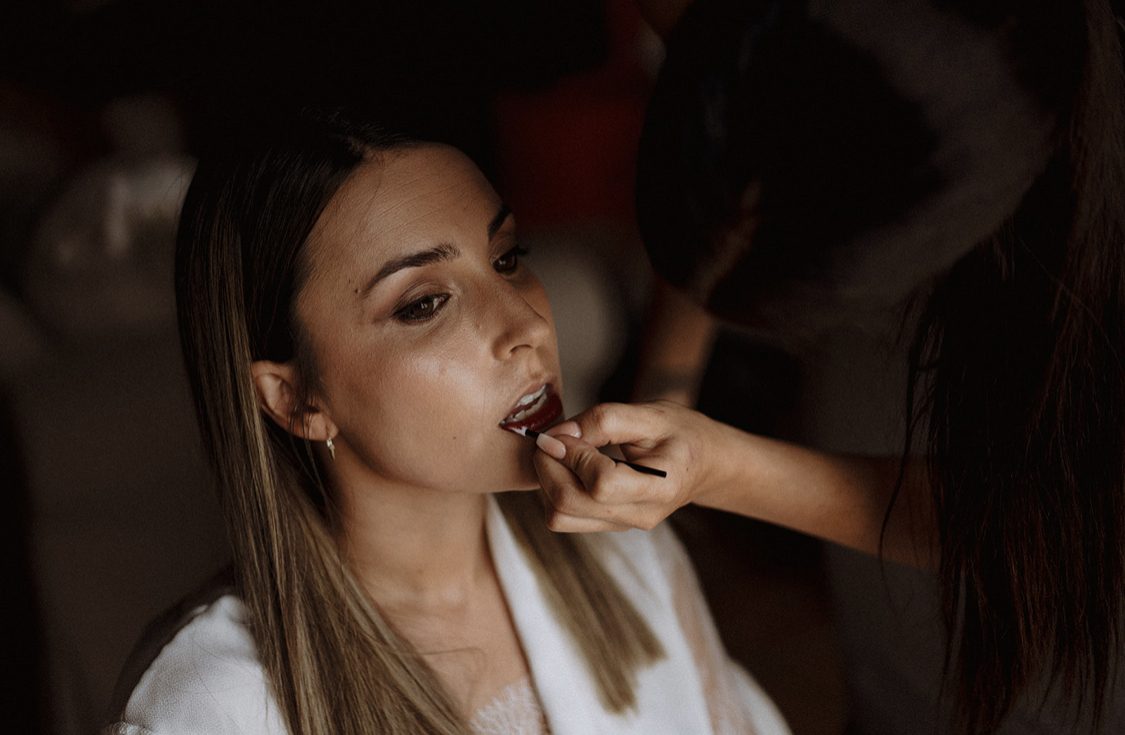 Maquillaje de novia: el último toque de labios